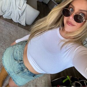 Meet your Posher, Casey